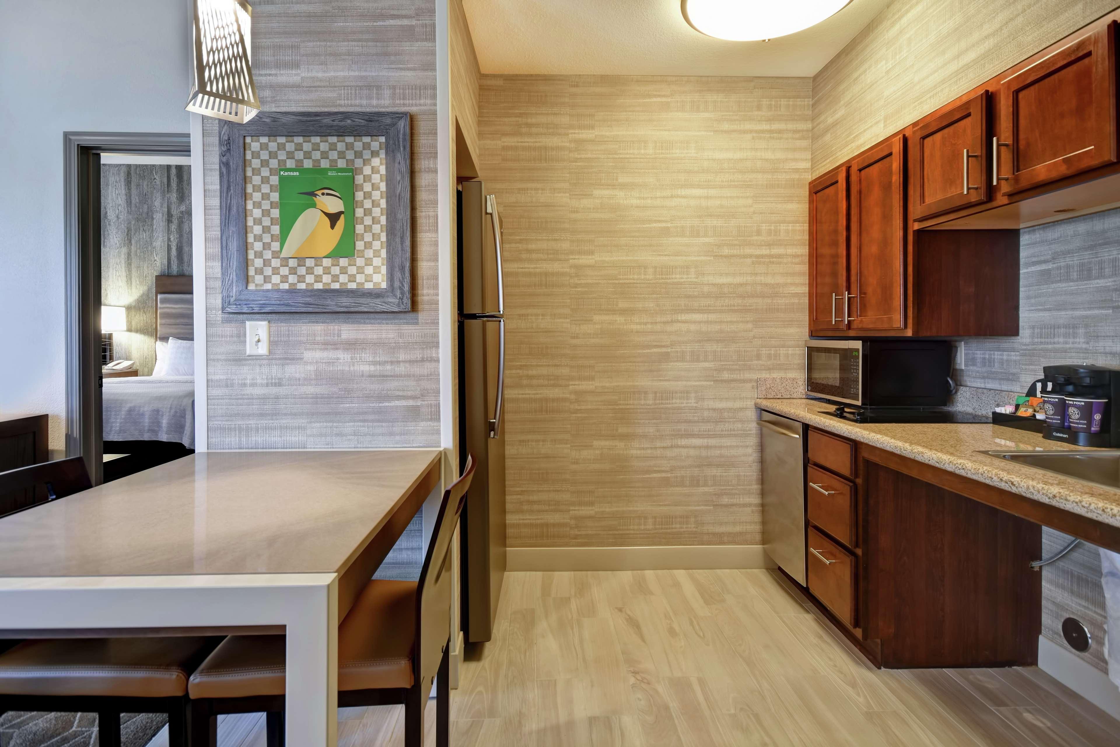 Homewood Suites By Hilton At The Waterfront Wichita Exteriér fotografie