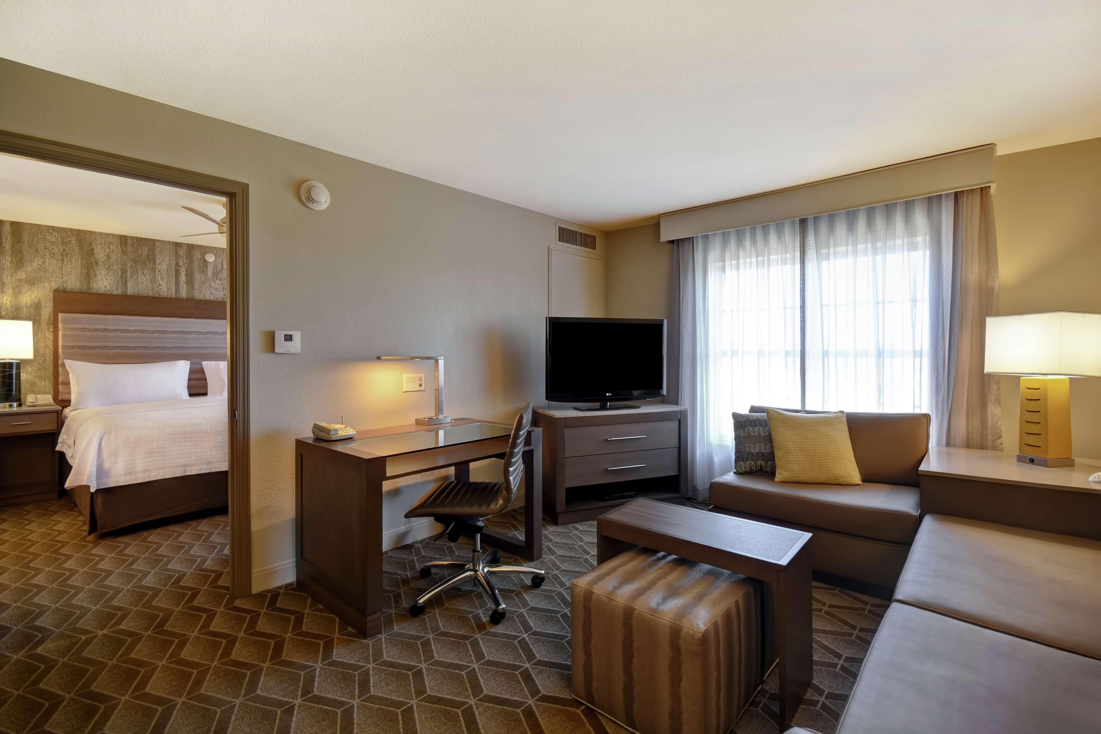 Homewood Suites By Hilton At The Waterfront Wichita Exteriér fotografie