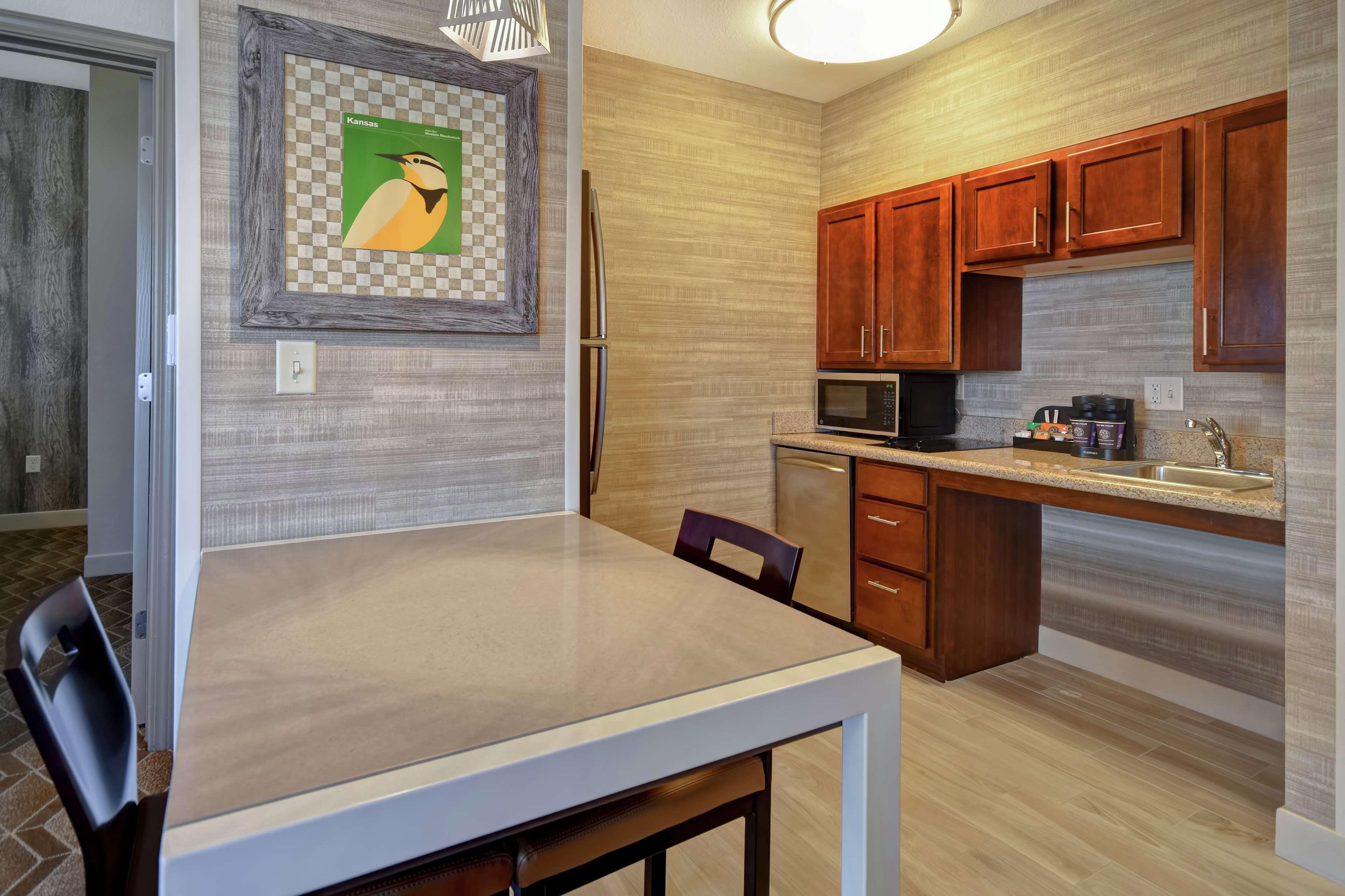 Homewood Suites By Hilton At The Waterfront Wichita Exteriér fotografie