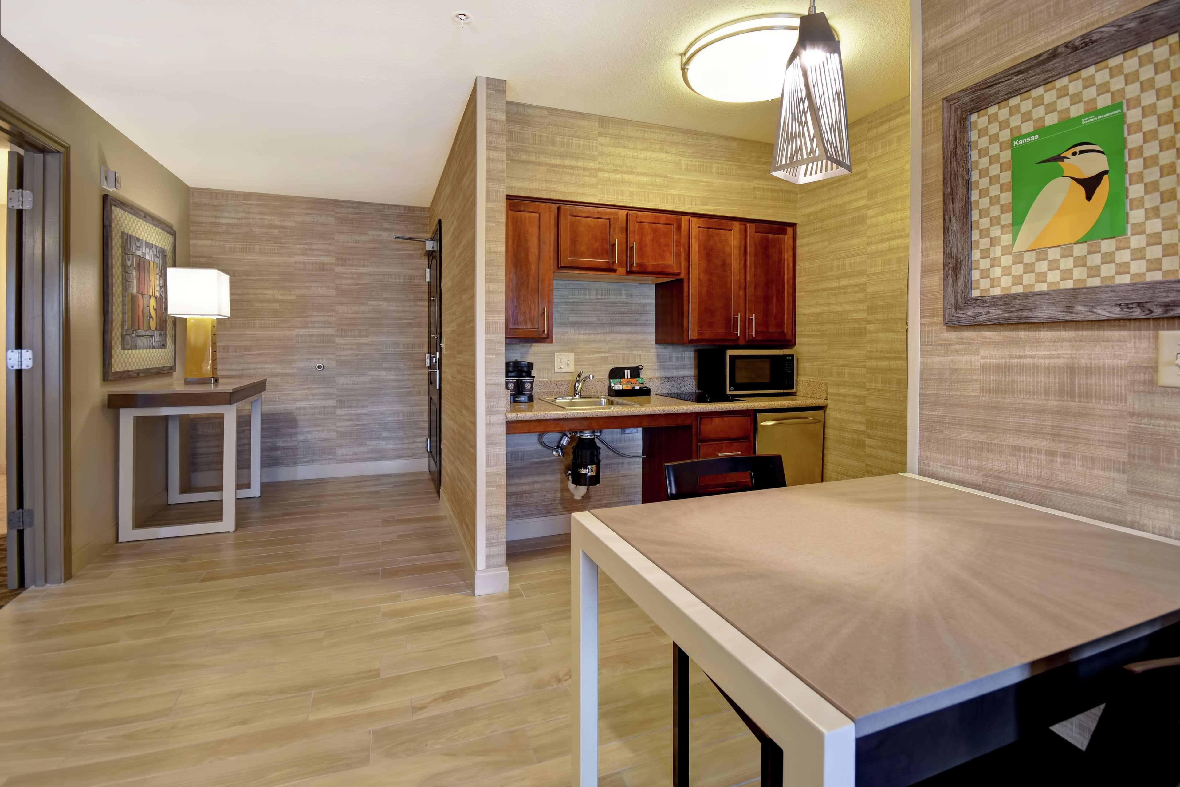 Homewood Suites By Hilton At The Waterfront Wichita Exteriér fotografie