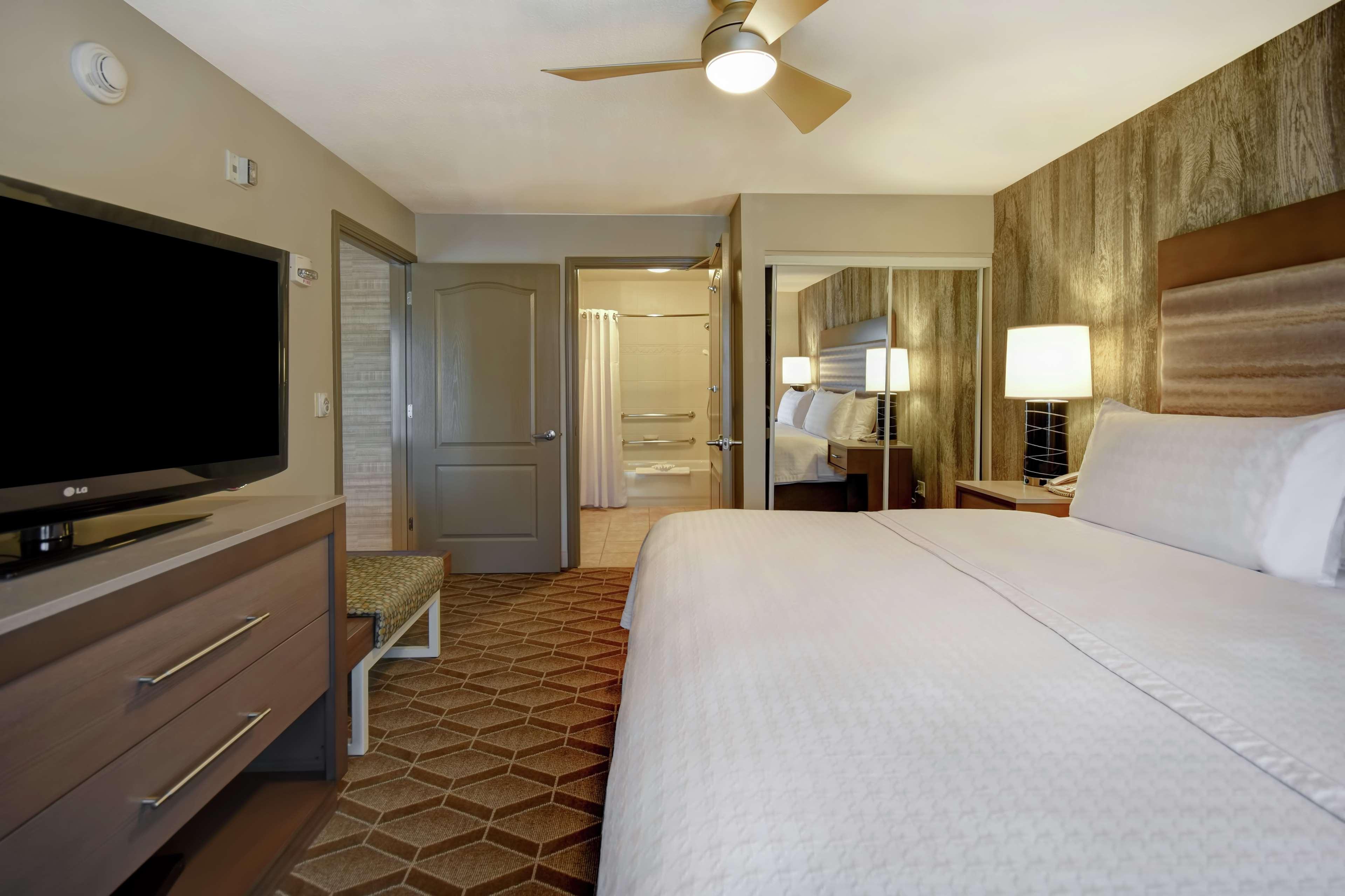 Homewood Suites By Hilton At The Waterfront Wichita Exteriér fotografie