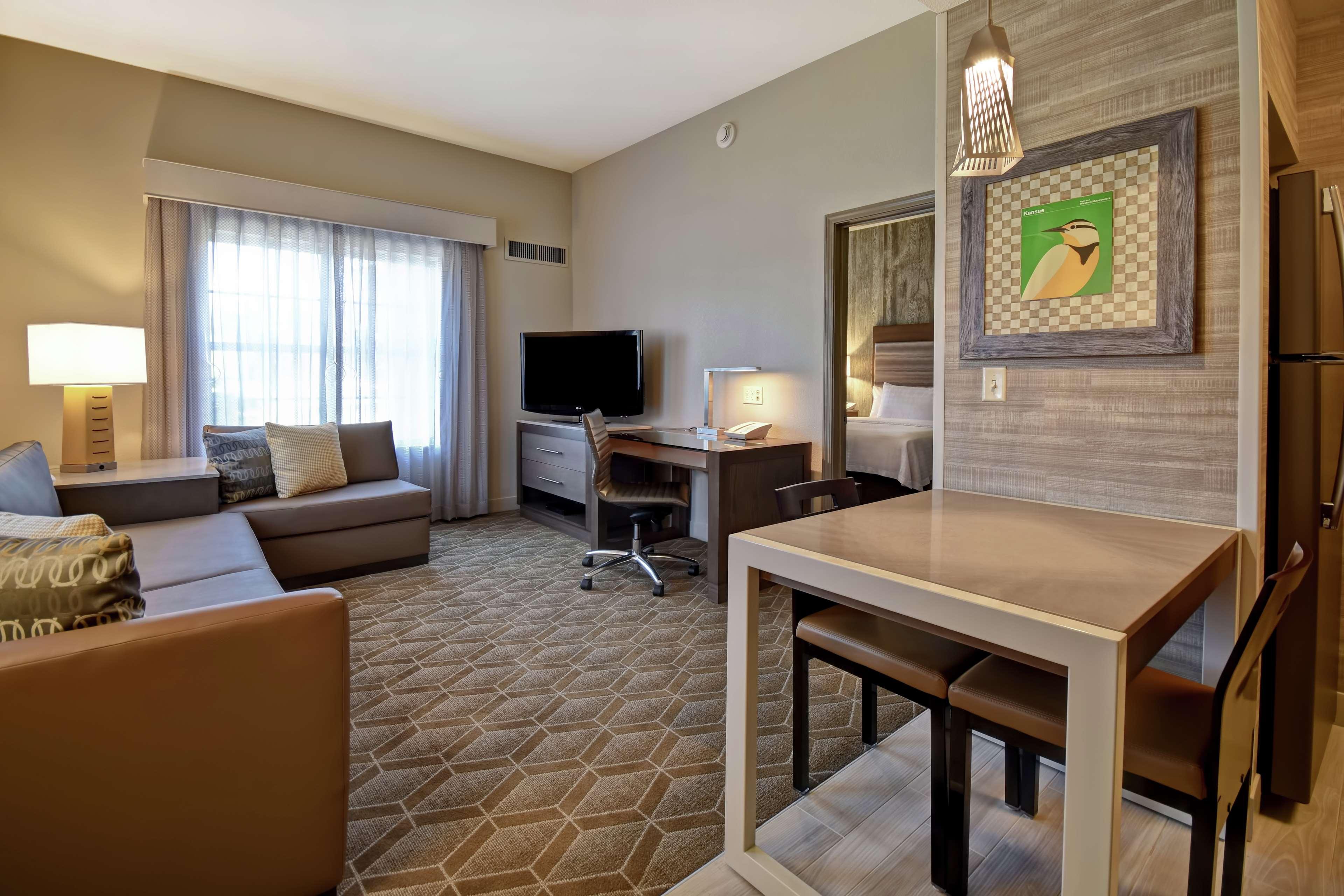 Homewood Suites By Hilton At The Waterfront Wichita Exteriér fotografie
