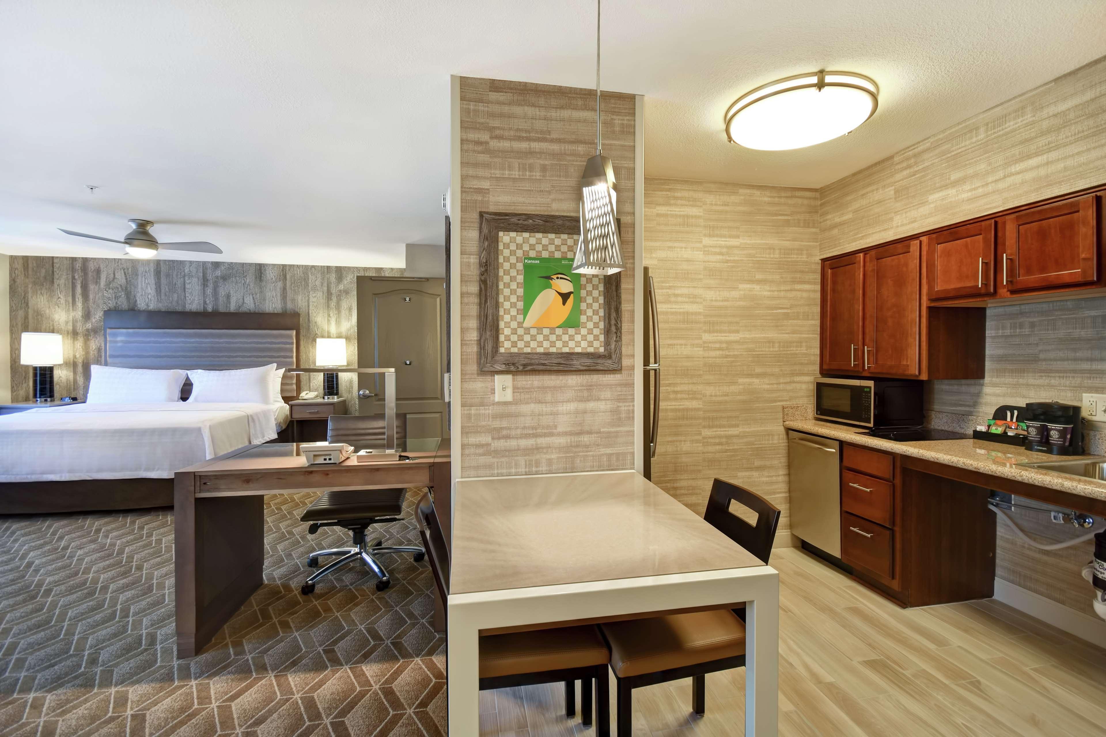Homewood Suites By Hilton At The Waterfront Wichita Exteriér fotografie