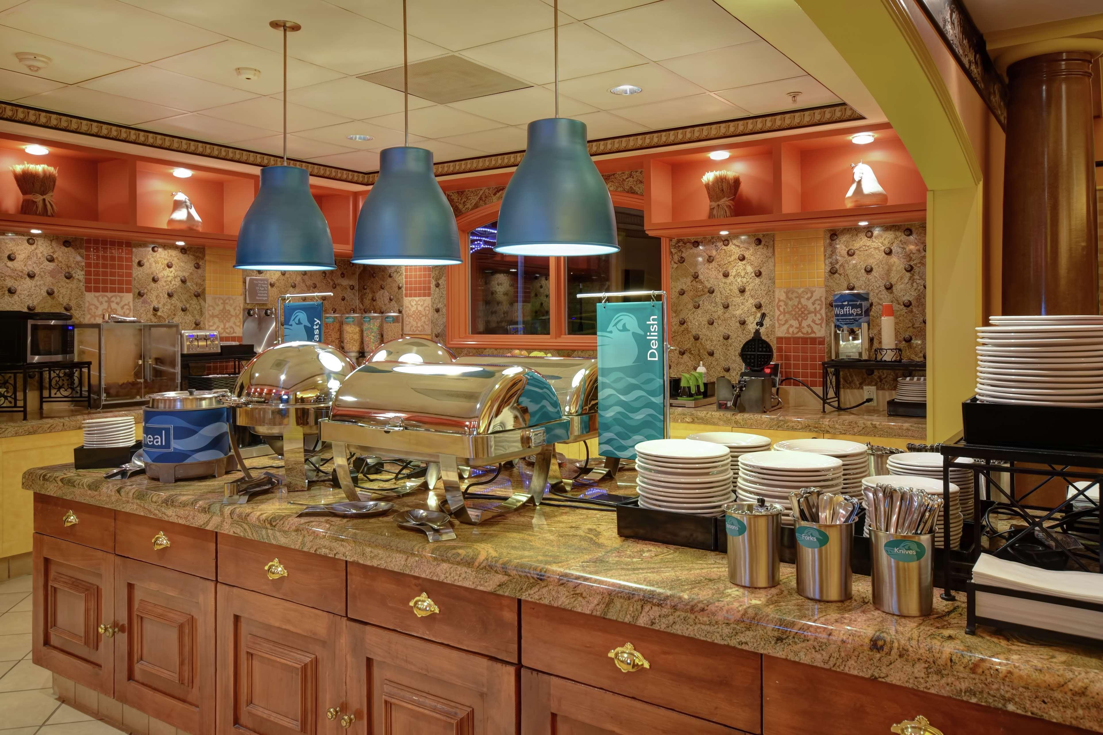 Homewood Suites By Hilton At The Waterfront Wichita Exteriér fotografie
