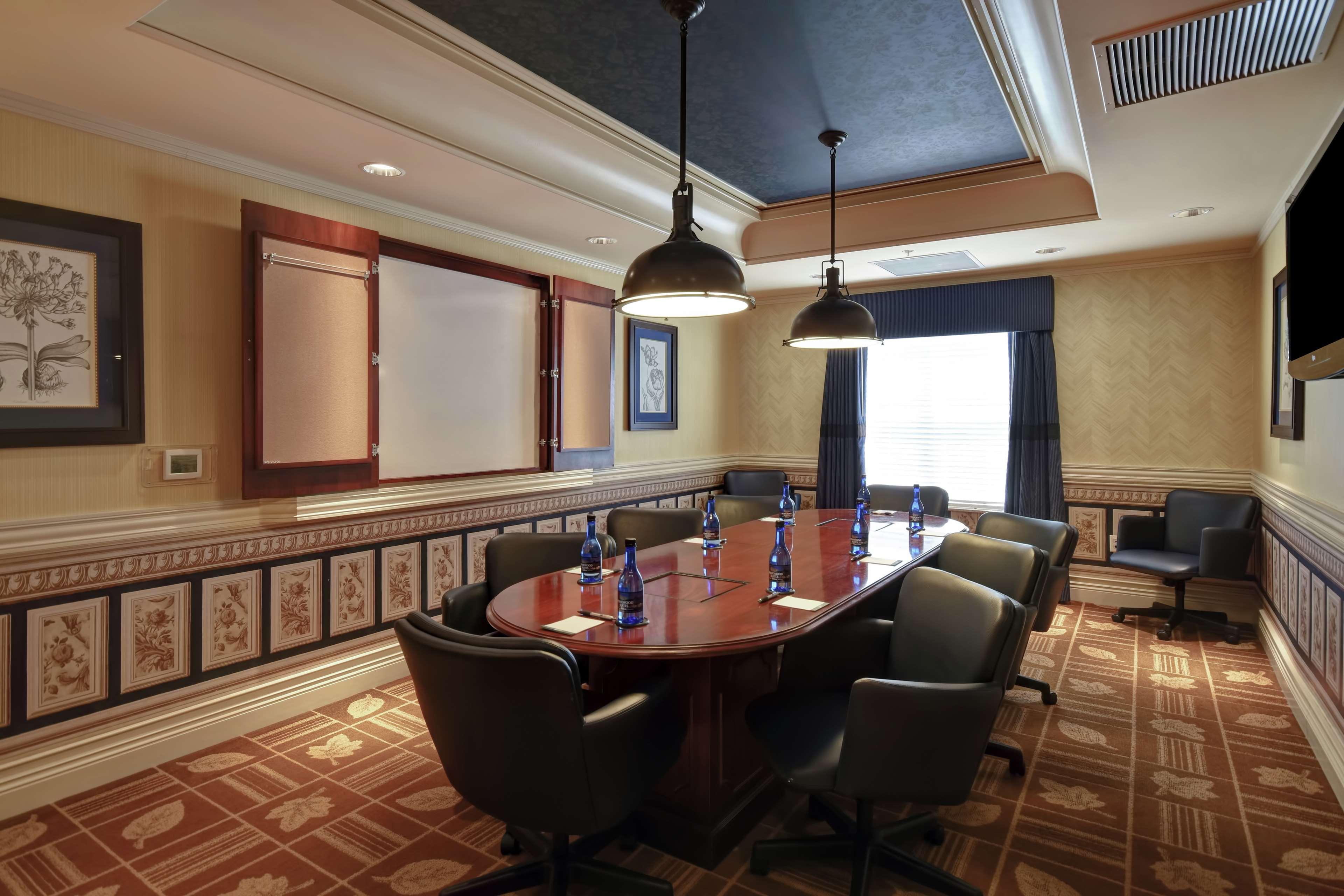 Homewood Suites By Hilton At The Waterfront Wichita Exteriér fotografie