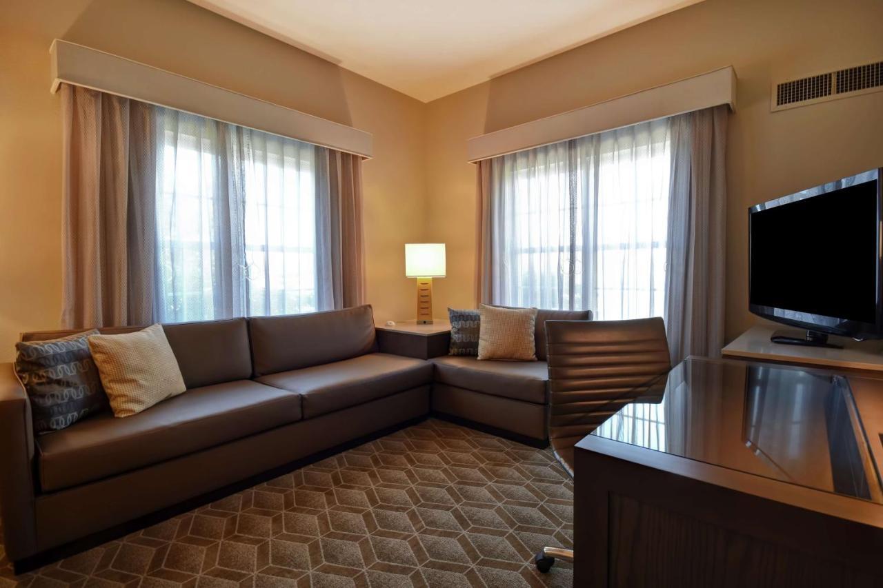 Homewood Suites By Hilton At The Waterfront Wichita Exteriér fotografie