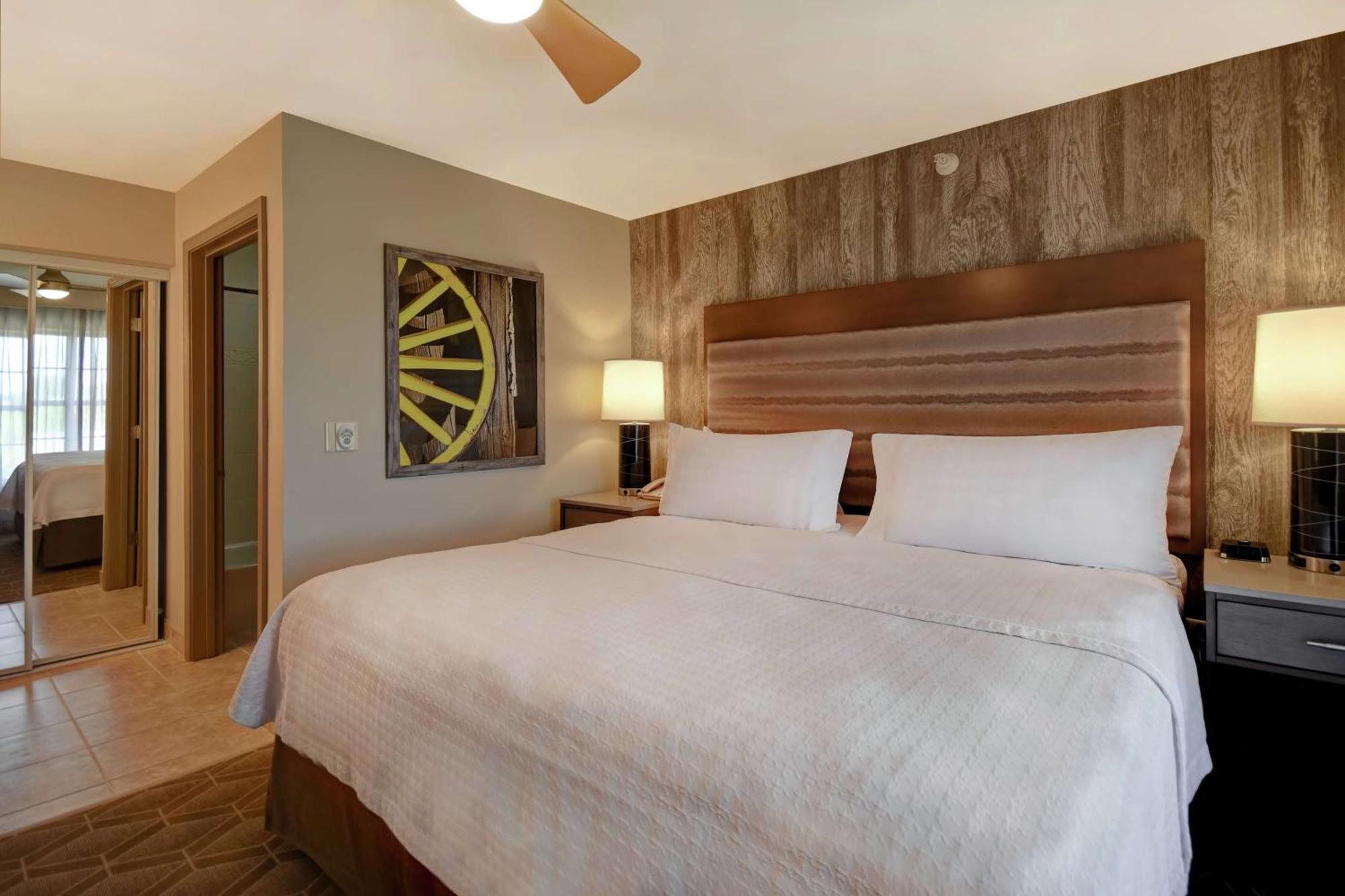 Homewood Suites By Hilton At The Waterfront Wichita Exteriér fotografie