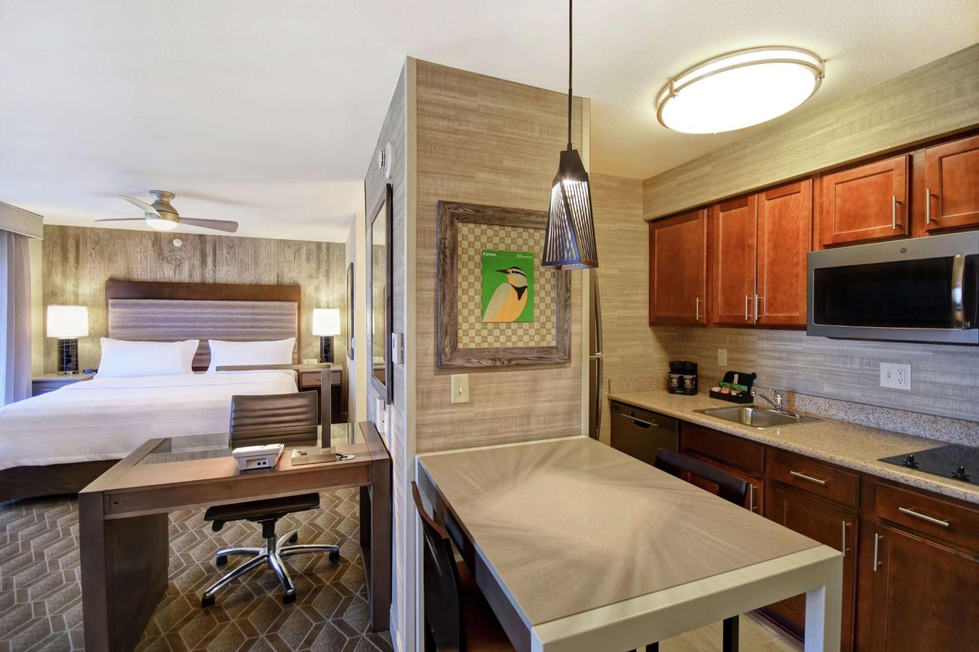 Homewood Suites By Hilton At The Waterfront Wichita Exteriér fotografie