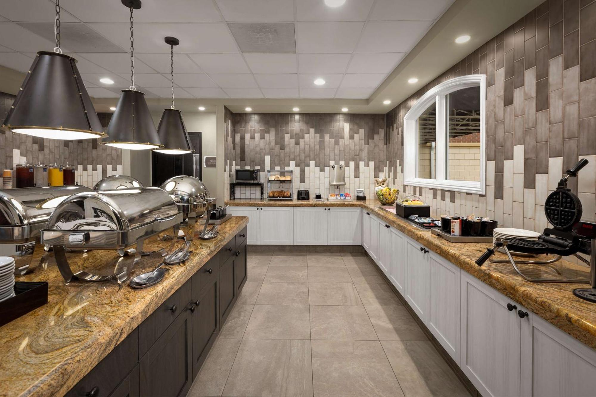 Homewood Suites By Hilton At The Waterfront Wichita Exteriér fotografie