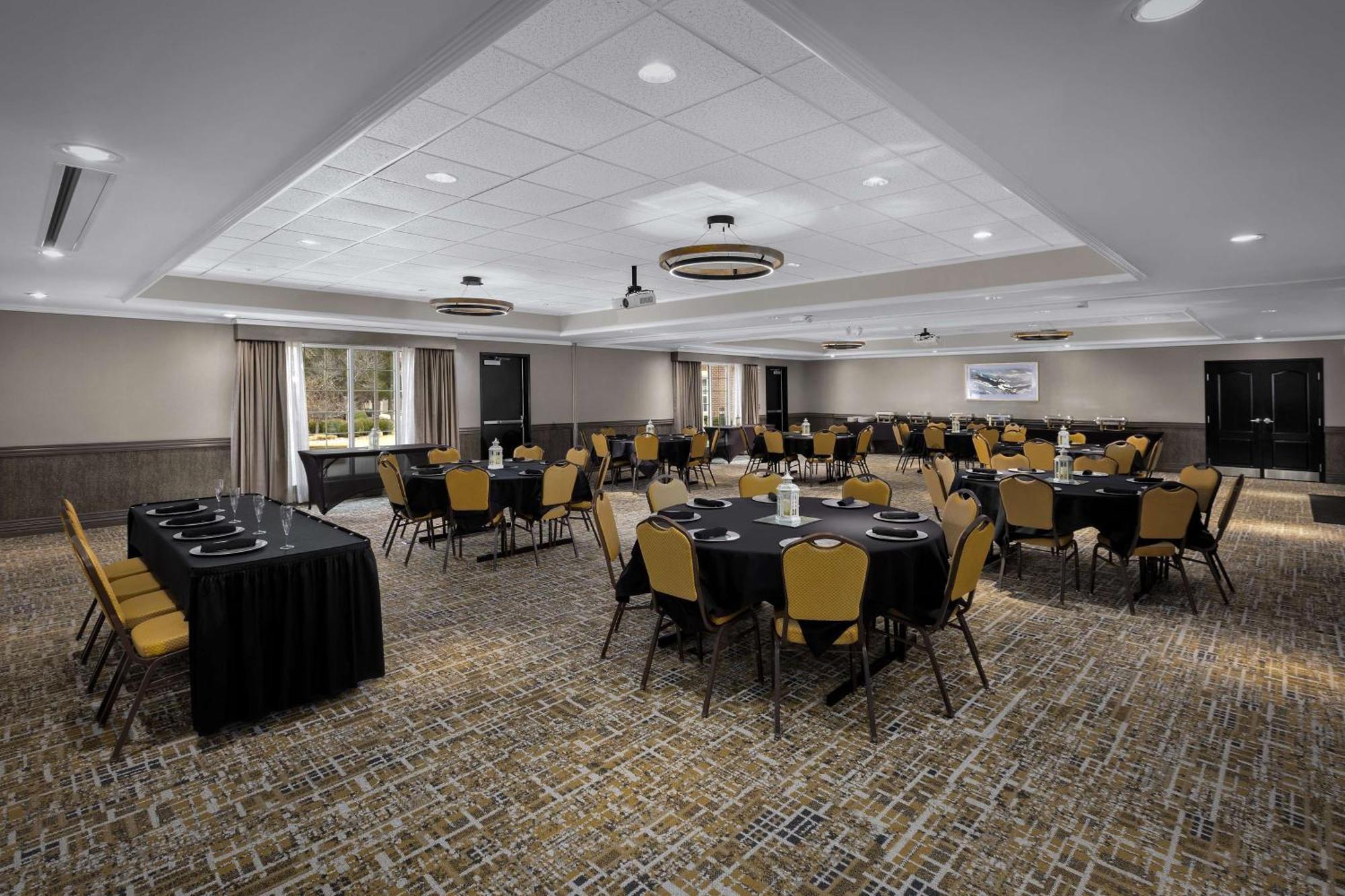 Homewood Suites By Hilton At The Waterfront Wichita Exteriér fotografie